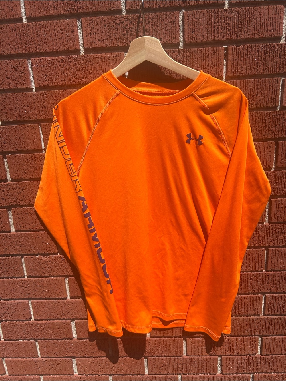 Under Armour HeatGear Long Sleeve – Youth XL Orange Performance Shirt